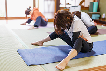 瞑想ヨガ教室でストレス改善！yuj-yoga（ユジュヨガ）